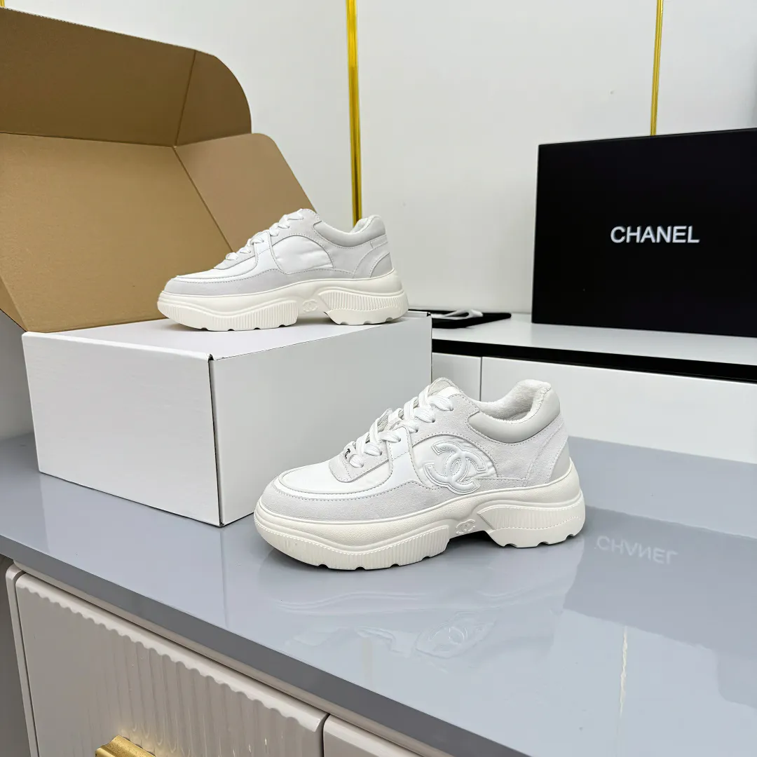 👟👟Ex-factory price 620👟👟 Chanel bread shoes ~ original calfskin panda shoes Chanel 25C latest hot style panda black and white sports shoes casual sneakers Xiaoxiang hot item classic black and white panda color coco girls must pay Fabric: original custom mixed sheepskin lining: original imported breathable mesh lining outsole: Original molded rubber + TPU combination Size: Women's 35-41